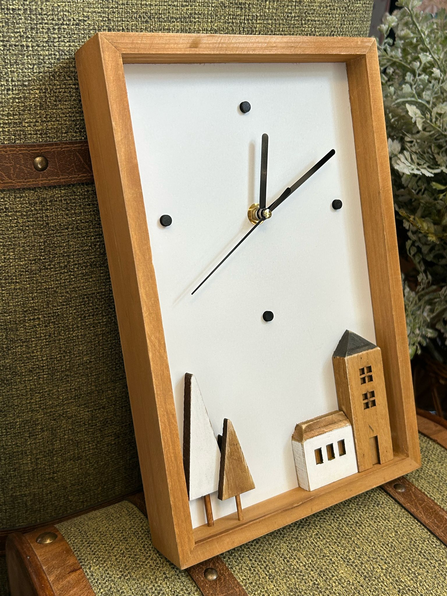 🕰 Orologio da Parete "Borgo Incantato" – Eleganza e Design Rustico 🌿